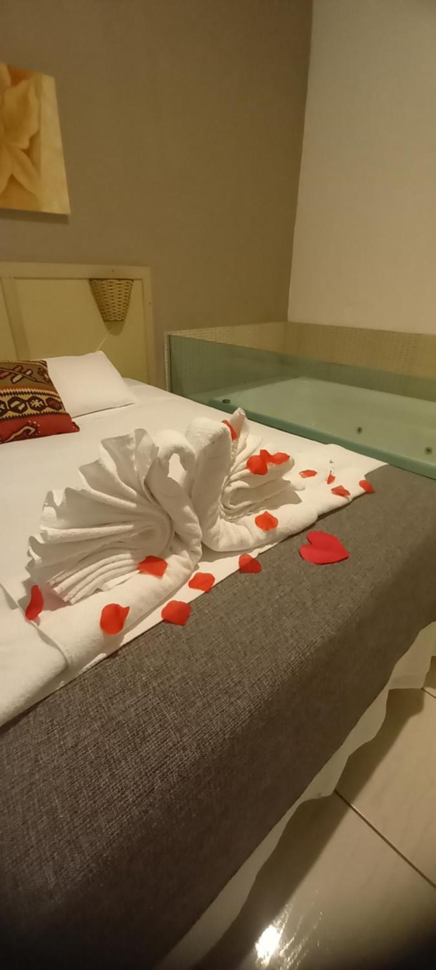 Quarto Duplo com Banheira de Hidromassagem
